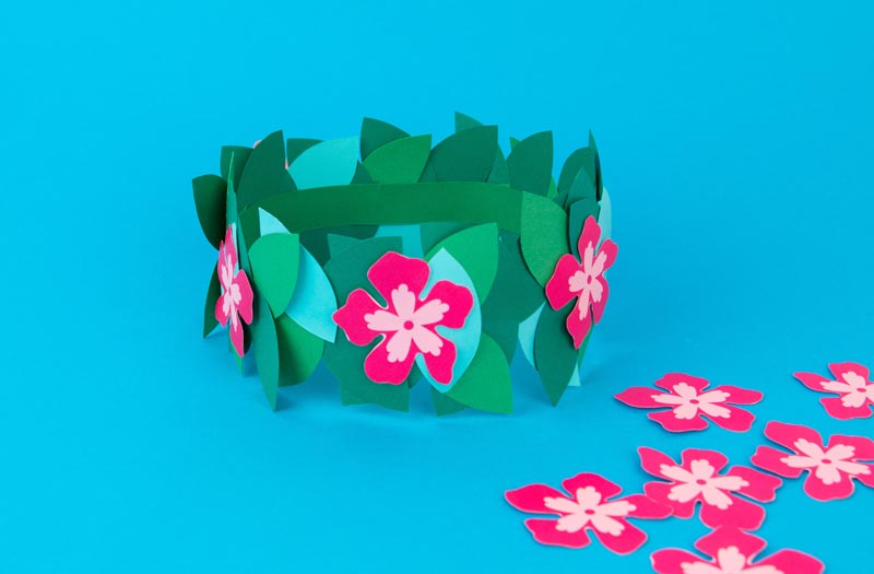 DIY déco : tutoriel facile pour faire une couronne de fleurs
