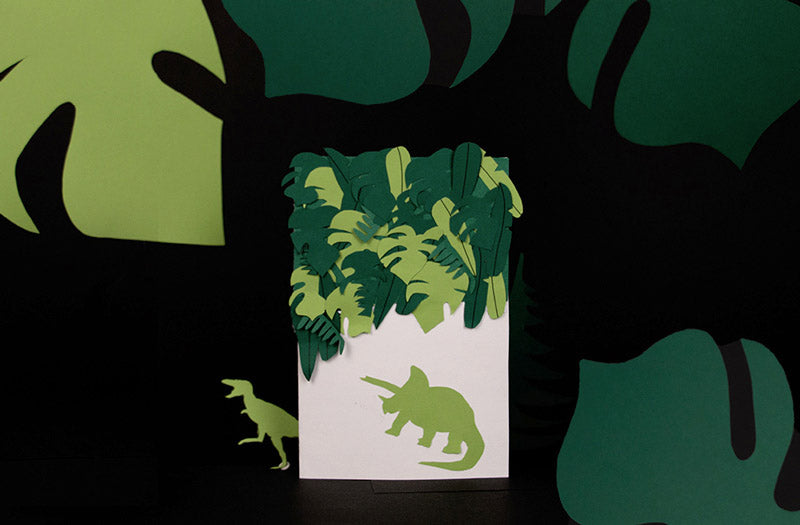 DIY pour fabriquer ses invitations d'anniversaire thème dinosaure