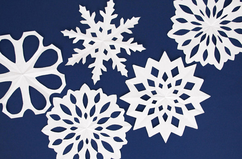 DIY facile anniversaire enfant : flocons de neige en papier