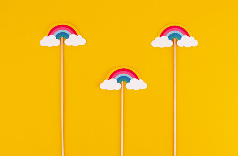 DIY facile pour cake toppers arc-en-ciel : anniversaire enfant