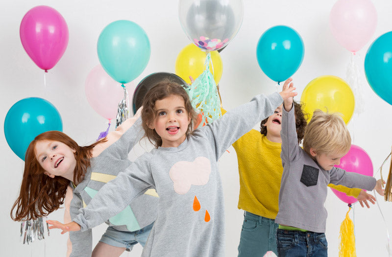 Idées de jeux anniversaire enfant 7 ans : séance d'aérobic