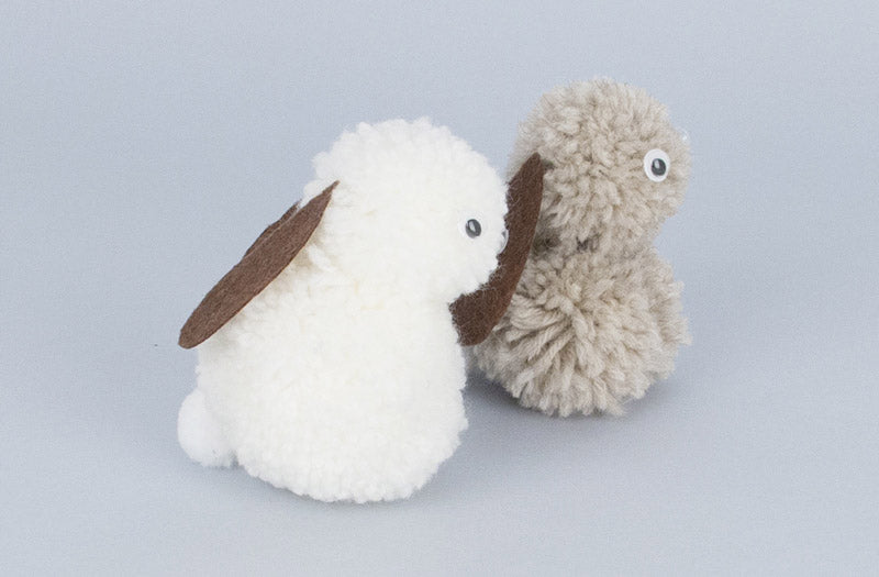 Idee decoration : pompons lapin de paques