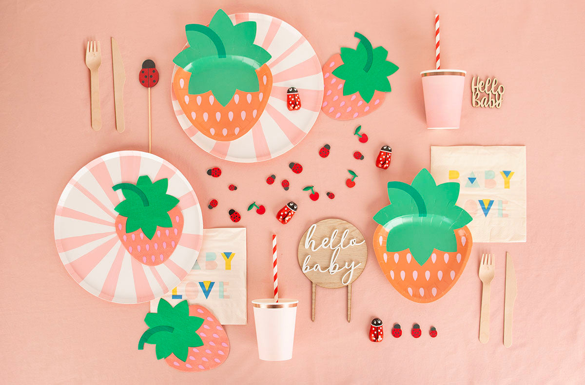 Décoration pour baby shower thème fraise