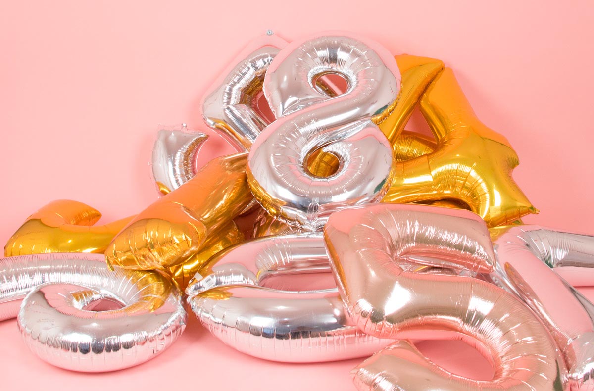 Des ballons chiffres, de toutes les couleurs et de toutes les tailles pour un anniversaire enfant magique