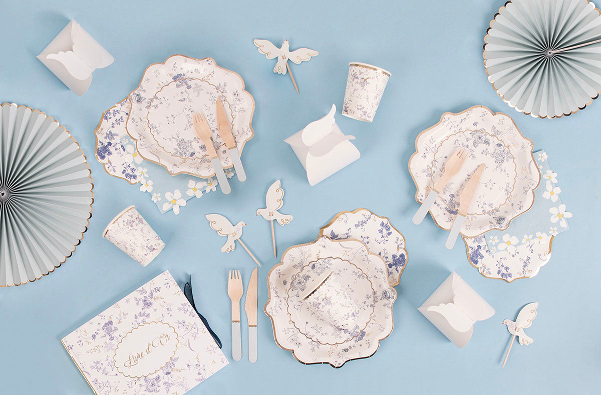 décoration pour un baptême tradi bleu et toile de jouy