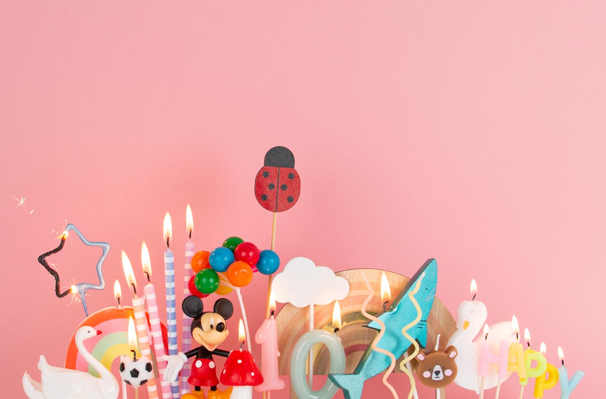 bougies chiffres, personnages, animaux et étincelles pour son gâteau d'anniversaire