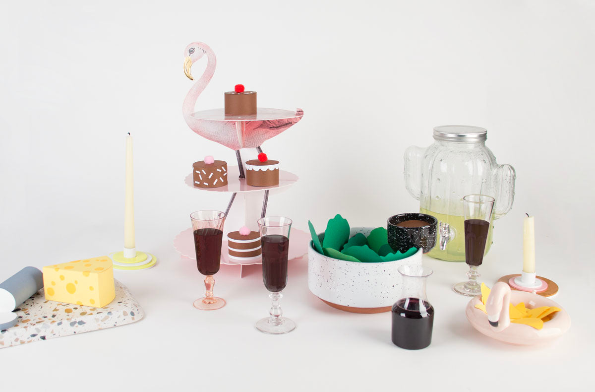 La décoration de table d'anniversaire, pleins d'accessoires pour un goûter enfant réussi