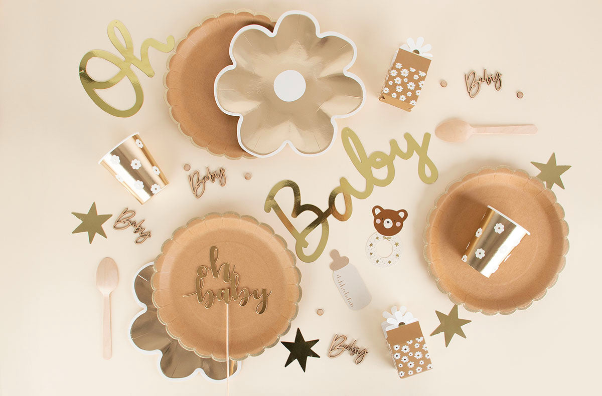 une baby shower bling à souhait avec notre déco dorée !