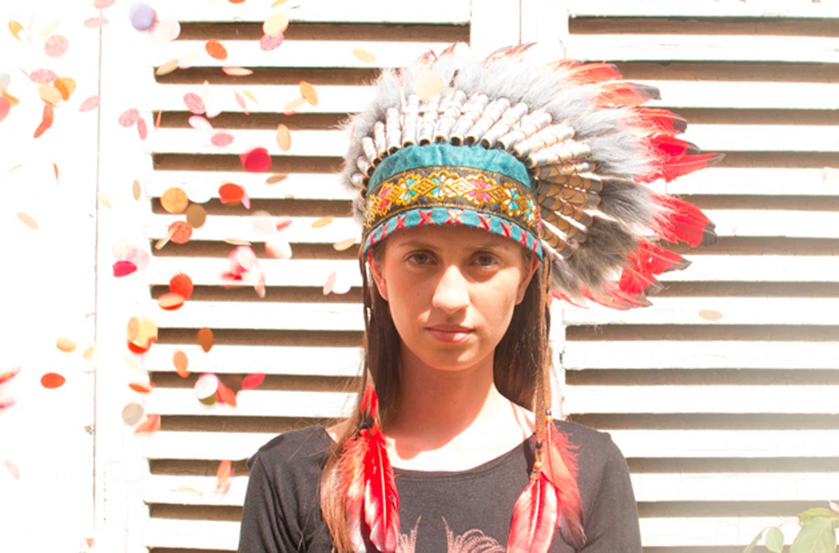 Plutôt Lollapalooza ou Coachella ? Les déguisements adulte et accessoires de festival sont chez My Little Day !