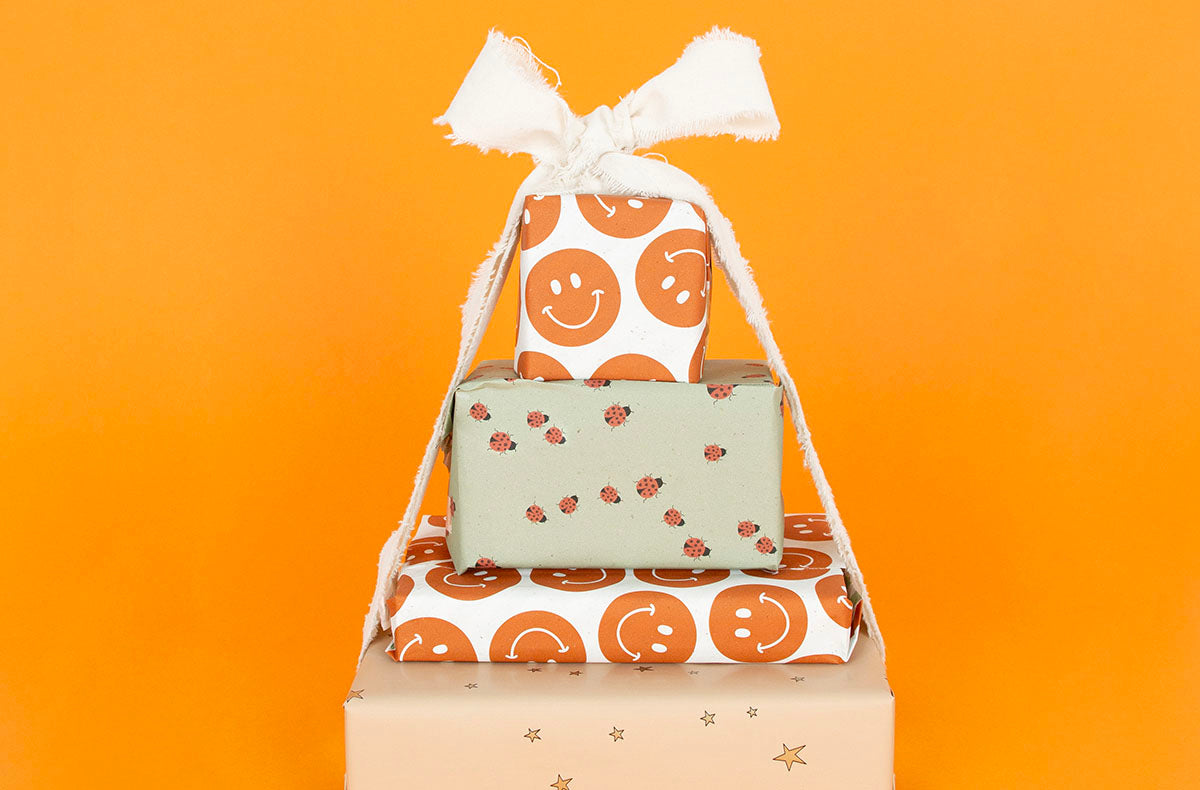 Pour Noël, les anniversaires, ou toutes vos attentions, découvrez notre sélection de papiers cadeaux.