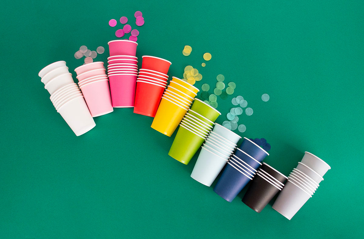 Vaisselle jetable de couleur unie pour anniversaire et fête