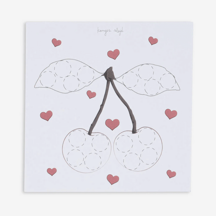 cahier d'activité avec crayons marqueurs : activité manuelle enfant