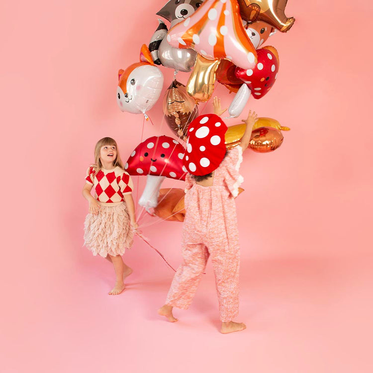 Chapeau champignon en velours : deguisement anniversaire thème foret