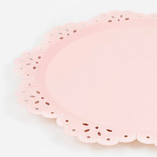 Assiettes dentelle rose, vaisselle romantique pour anniversaire