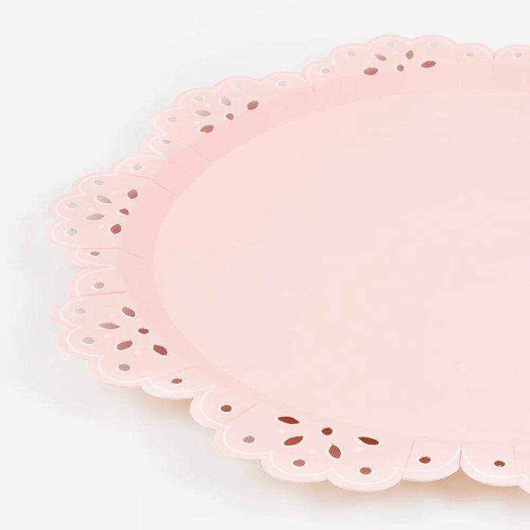 Assiettes dentelle rose, vaisselle romantique pour anniversaire
