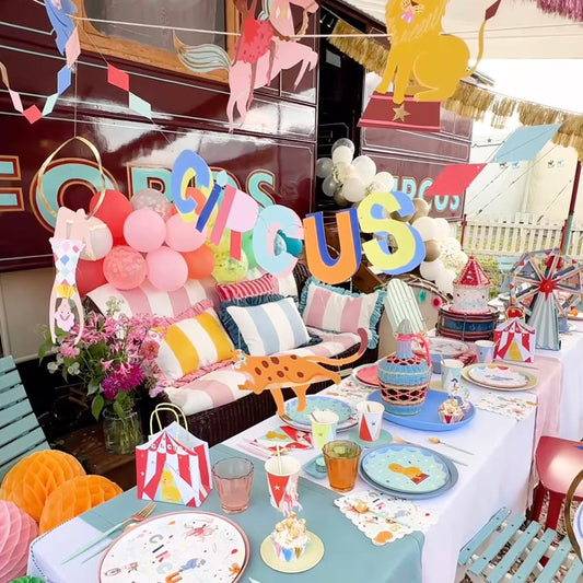 8 assiettes en carton cirque : deco de table baby shower mixte