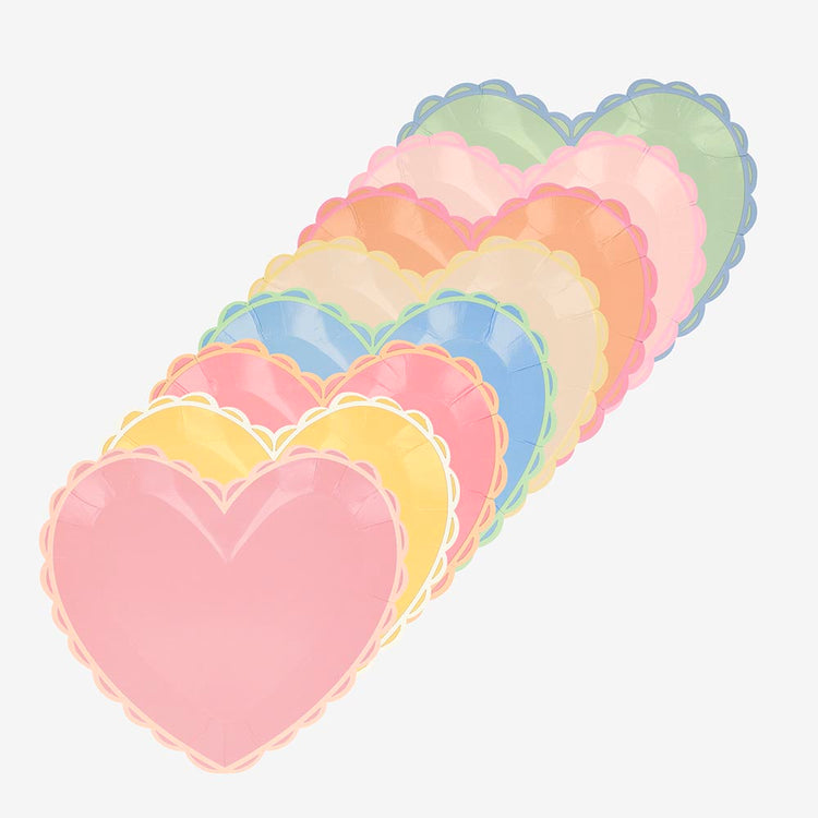 Assiettes en carton cœurs pastel pour anniversaire fille