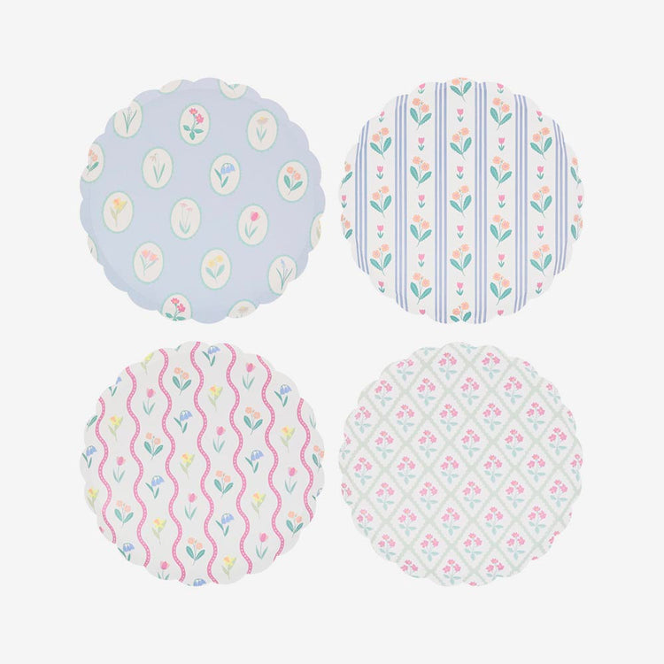 Vaisselle fleurie jetable, idĂ©ale pour mariage ou baptĂȘme