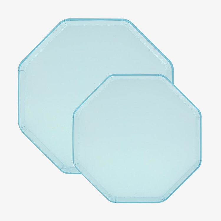 Assiettes en carton bleu ciel, pour une décoration super-héros