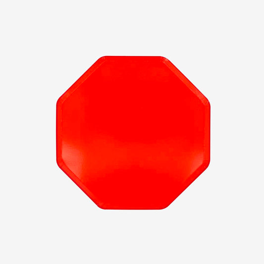 Assiettes en carton rouge tomate, pour une fête enfant