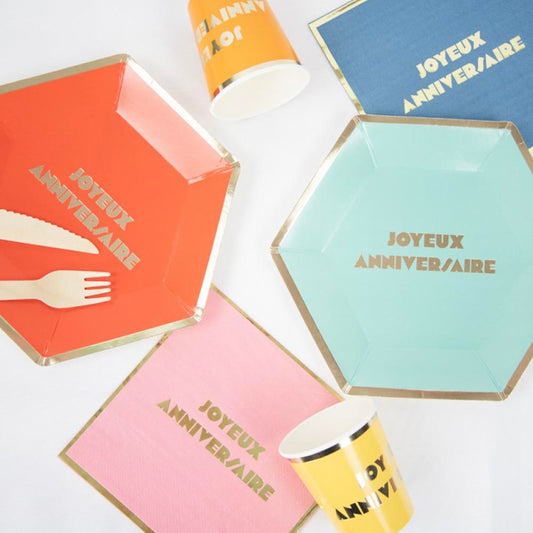 Assiette en carton : 8 Joyeux anniversaire - deco de table anniversaire enfant