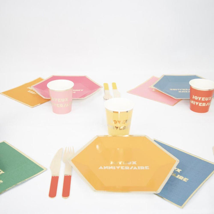 8 assiettes en carton joyeux anniversaire - décoration de table chic