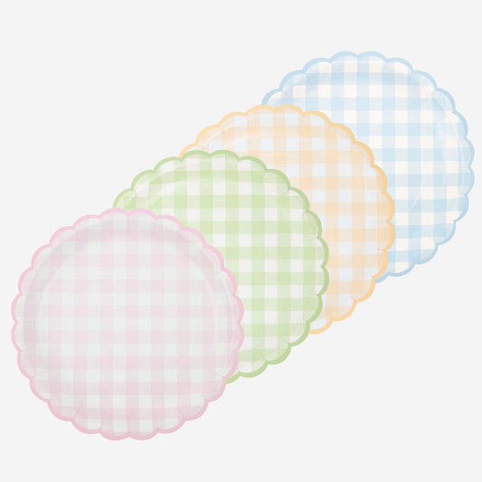 8 assiettes vichy pastel pour une table d'anniversaire retro et pastel