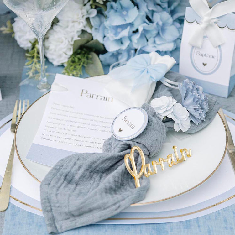 Petits badges Parrain et Marraine, une touche symbolique