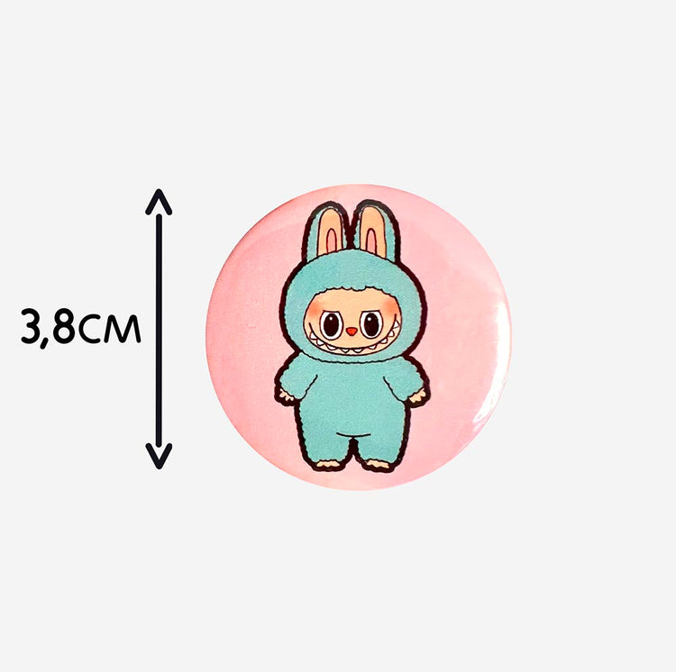 Badge Labubu : idée cadeau pochette surprise ou secret santa