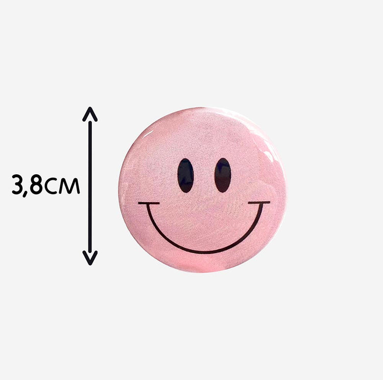 Badge Happy face rose : idée cadeau secret santa