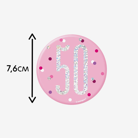 Badge 50 ans rose : petit cadeau invité pour pochette surprise