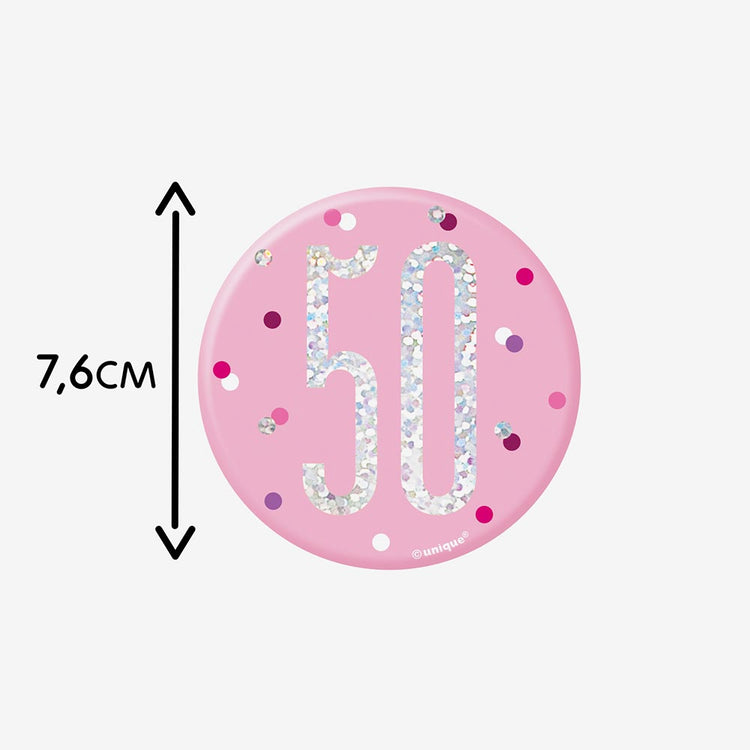 Badge 50 ans rose : petit cadeau invité pour pochette surprise