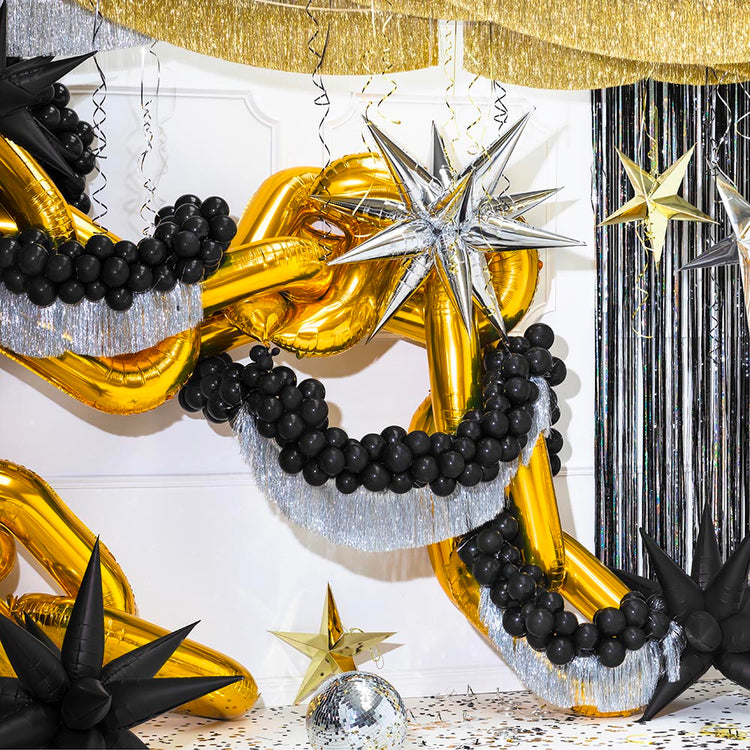Décoration noir et or pour fête du Nouvel an 2023
