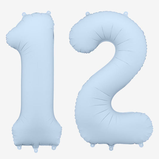 Ballon chiffre bleu brumeux, dĂ©co douce pour fĂȘte d'anniversaire