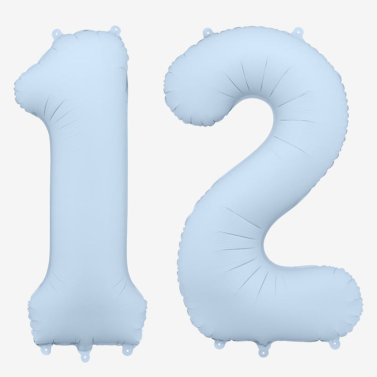 Ballon chiffre bleu brumeux, dĂ©co douce pour fĂȘte d'anniversaire