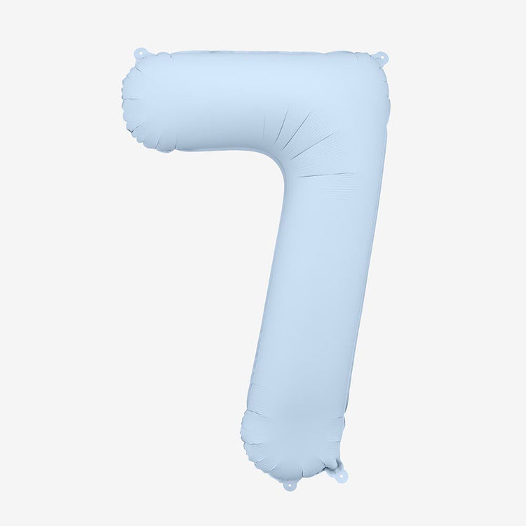 Chiffre gonflĂ© bleu brumeux pour fĂȘte Ă©lĂ©gante