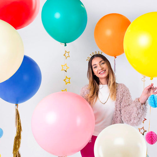 1 ballon de baudruche rond rouge : deco anniversaire super heros