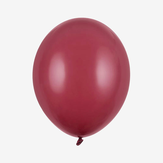 Créez une ambiance élégante avec 10 ballons prune !