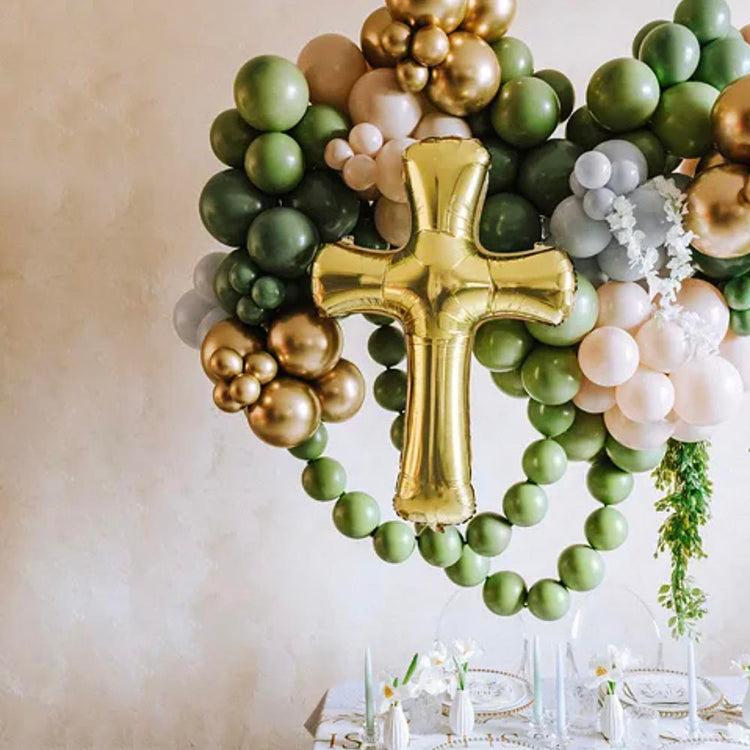 Ballon aluminium croix dorée pour decoration bapteme chic