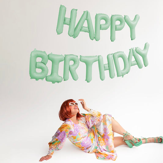 Idéal pour fêter un anniversaire garçon : Ballon Happy Birthday vert clair