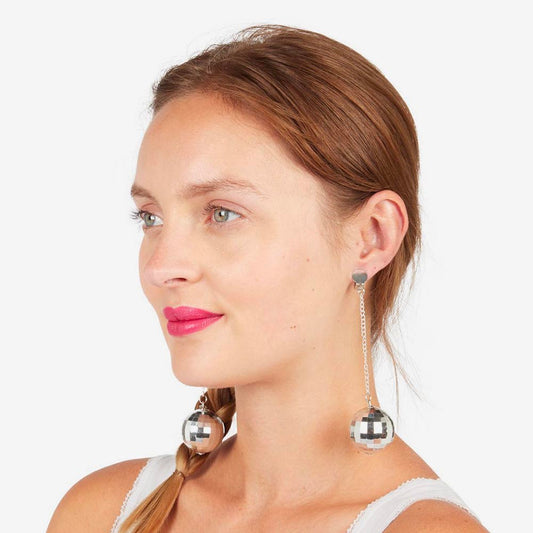 Accessoires pour soirée du Nouvel an : boucles d'oreilles disco