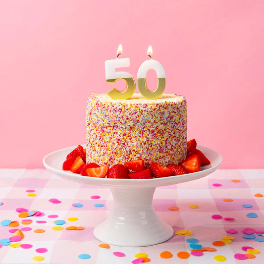 Chiffre 50 en doré sur bougies, pour gâteau festif