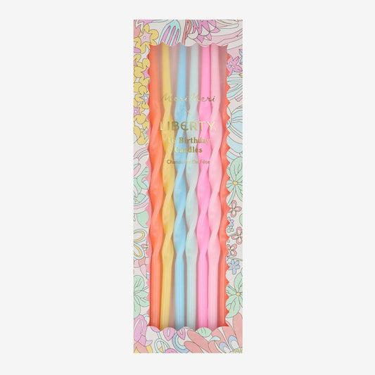 Bougies pastel pour un effet raffiné et lumineux pour gâteau