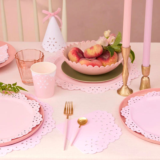Serviettes rose pastel, touche romantique pour réception