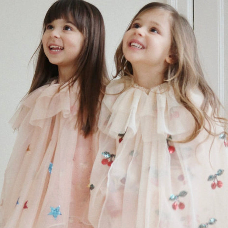 Cape cerises et baguette de fée : costume fée anniversaire enfant