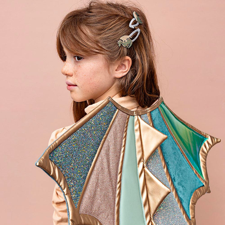 Cape dragon à paillettes : deguisement anniversaire chevalier