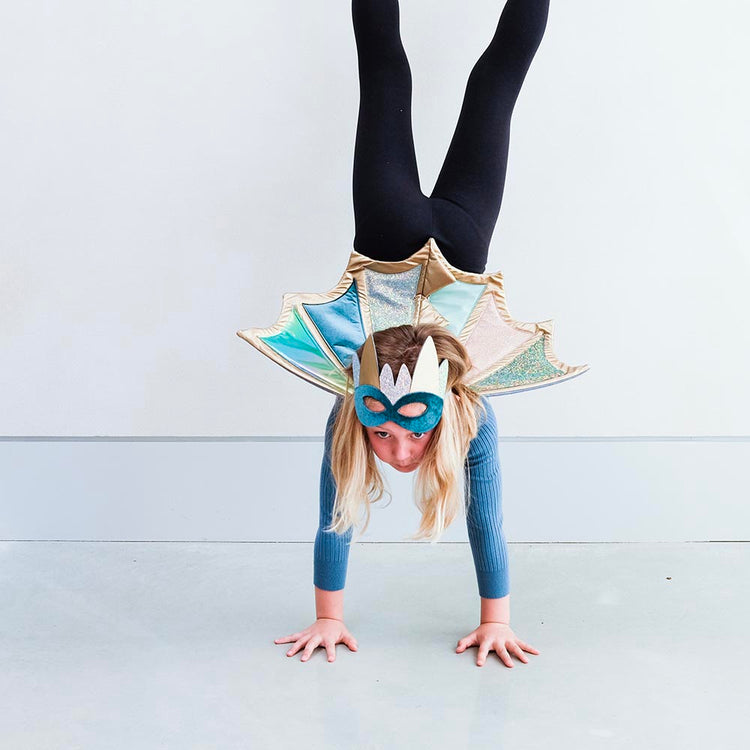 Cape dragon à paillettes : deguisement carnaval theme chevalier