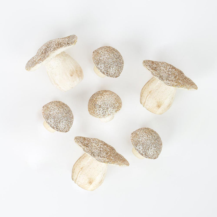 Champignons pailletés dorés pour decoration de table automne