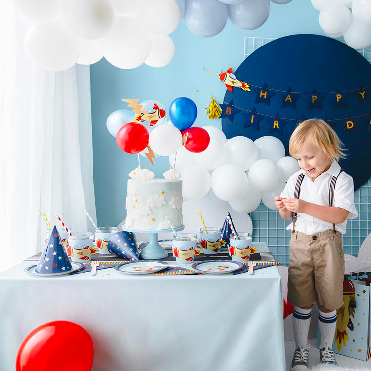 Toute les produits pour faire une décoration d'anniversaire avion