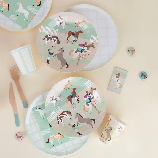 8 assiettes en carton cheval : deco de table anniversaire equitation